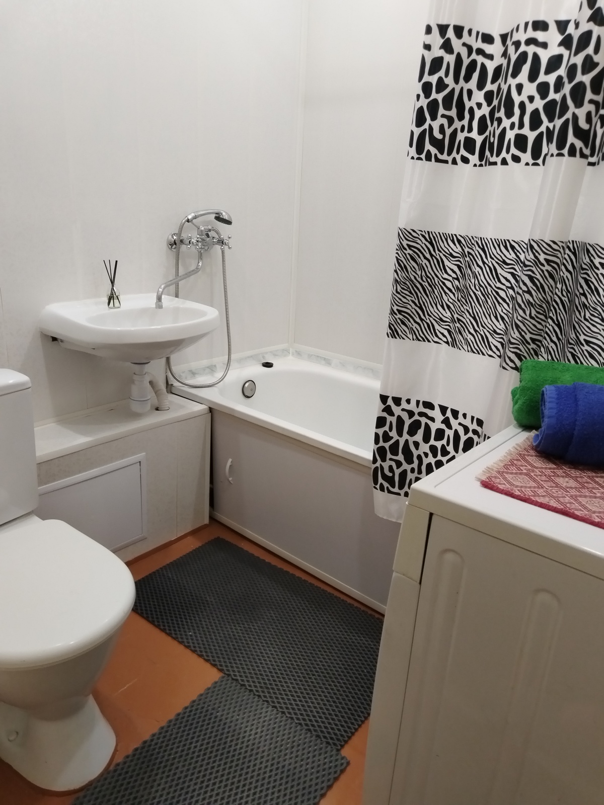 квартира на комарова 14